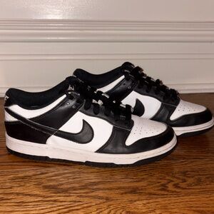 Nike panda low dunks-size 5 Y; little worn/little crease